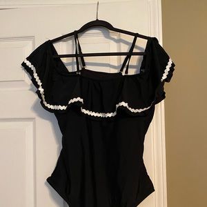 Sexy off the shoulders swimsuit (Never Worn) like new